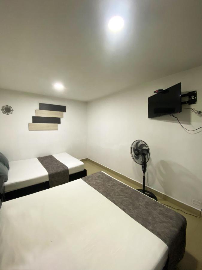 33 Hotel Bulerias 麦德林 外观 照片