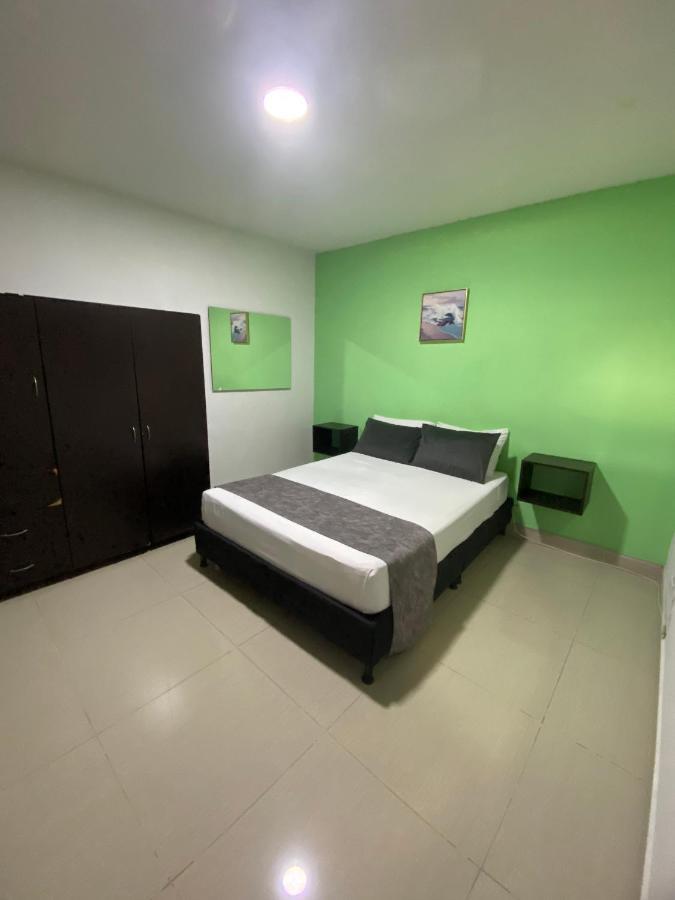 33 Hotel Bulerias 麦德林 外观 照片