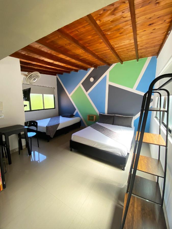 33 Hotel Bulerias 麦德林 外观 照片