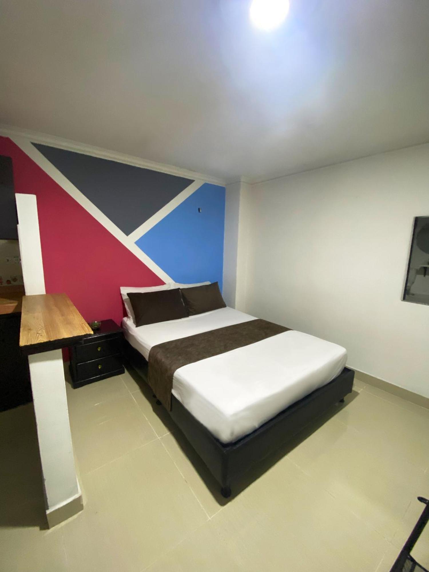 33 Hotel Bulerias 麦德林 外观 照片