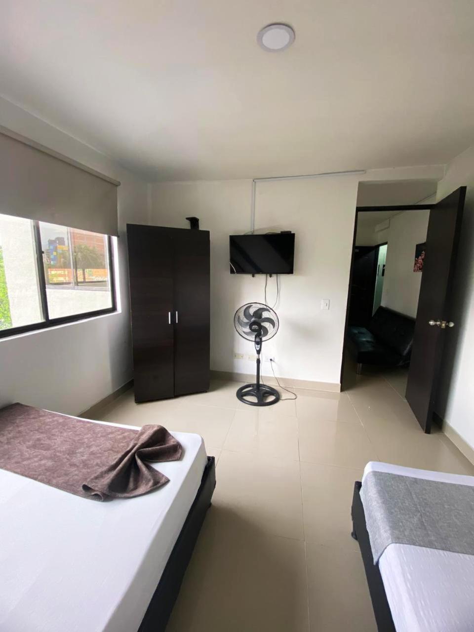 33 Hotel Bulerias 麦德林 外观 照片